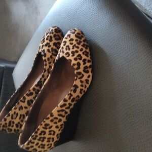Vionic wedge cheetah print pump